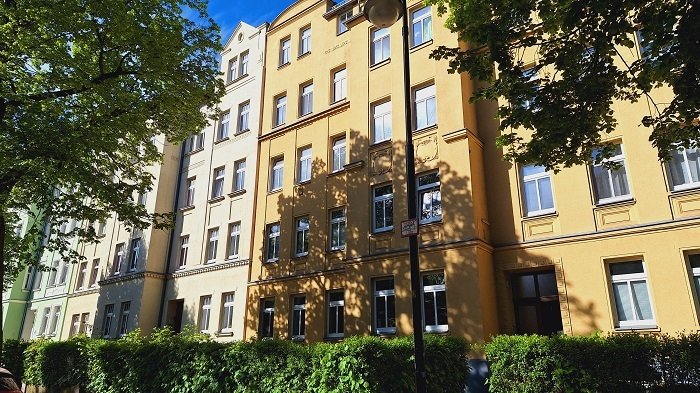4 Raumwohnung mit Balkon und geräumigen Wohnzimmer inkl. EBK