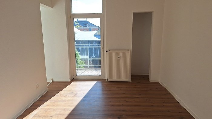 4 Raumwohnung mit Balkon und geräumigen Wohnzimmer inkl. EBK