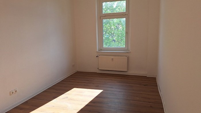4 Raumwohnung mit Balkon und geräumigen Wohnzimmer inkl. EBK