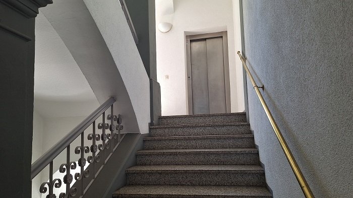 großzügige 3 Raumwohnung mit Balkon und Schlafzimmer hofseitig