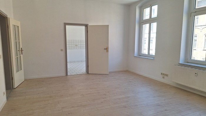 großzügige 3 Raumwohnung mit Balkon und Schlafzimmer hofseitig