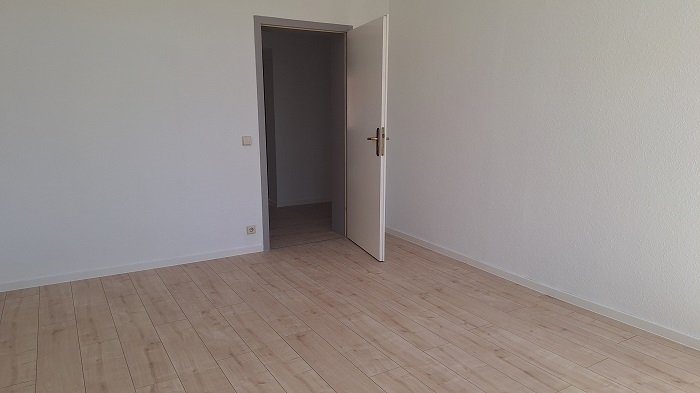 großzügige 3 Raumwohnung mit Balkon und Schlafzimmer hofseitig