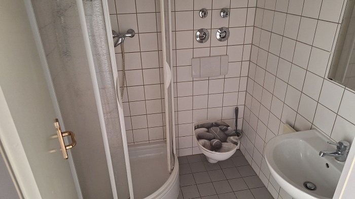 großzügige 3 Raumwohnung mit Balkon und Schlafzimmer hofseitig