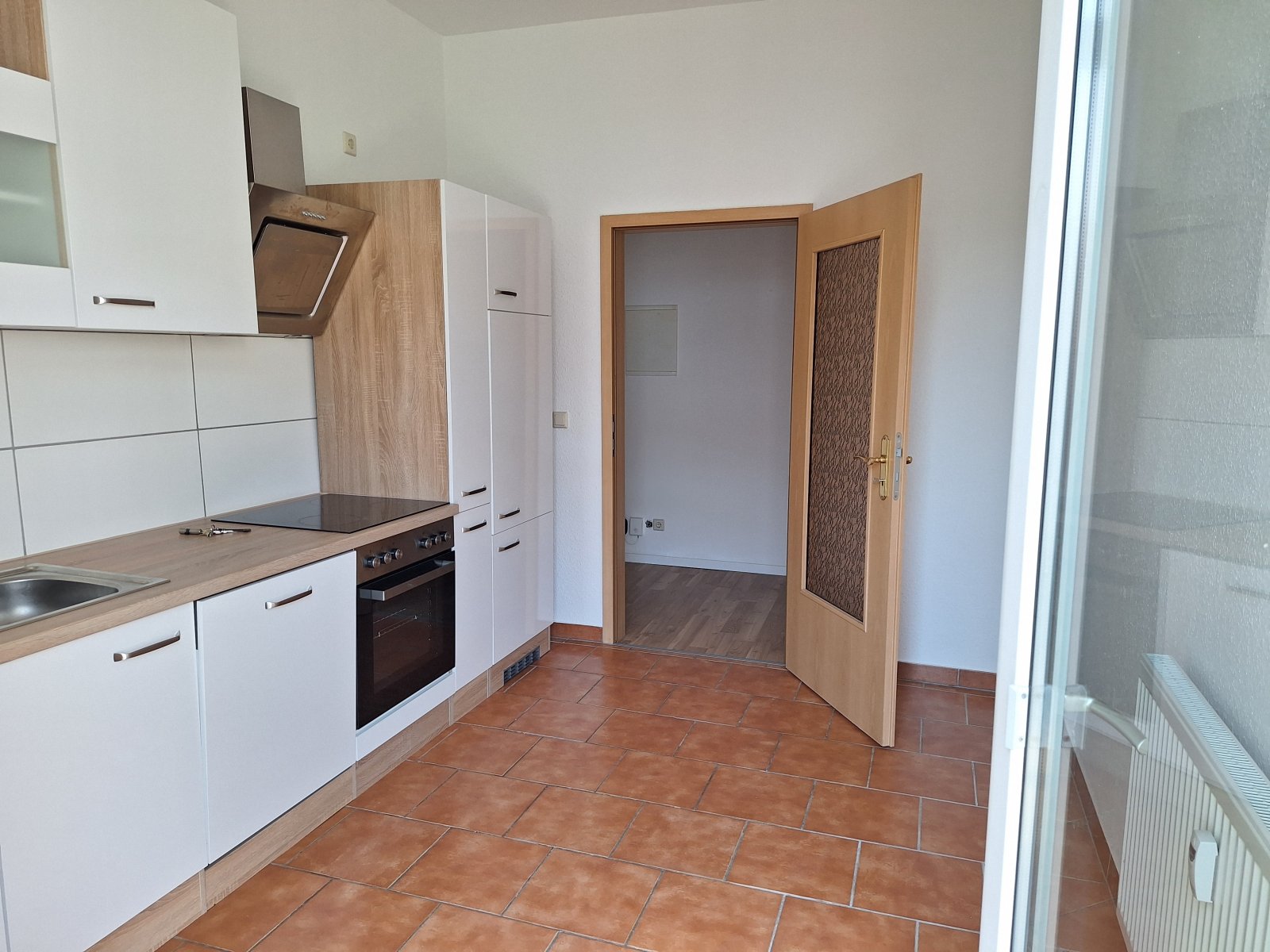 moderne 2 Raumwohnung mit EBK und Balkon 