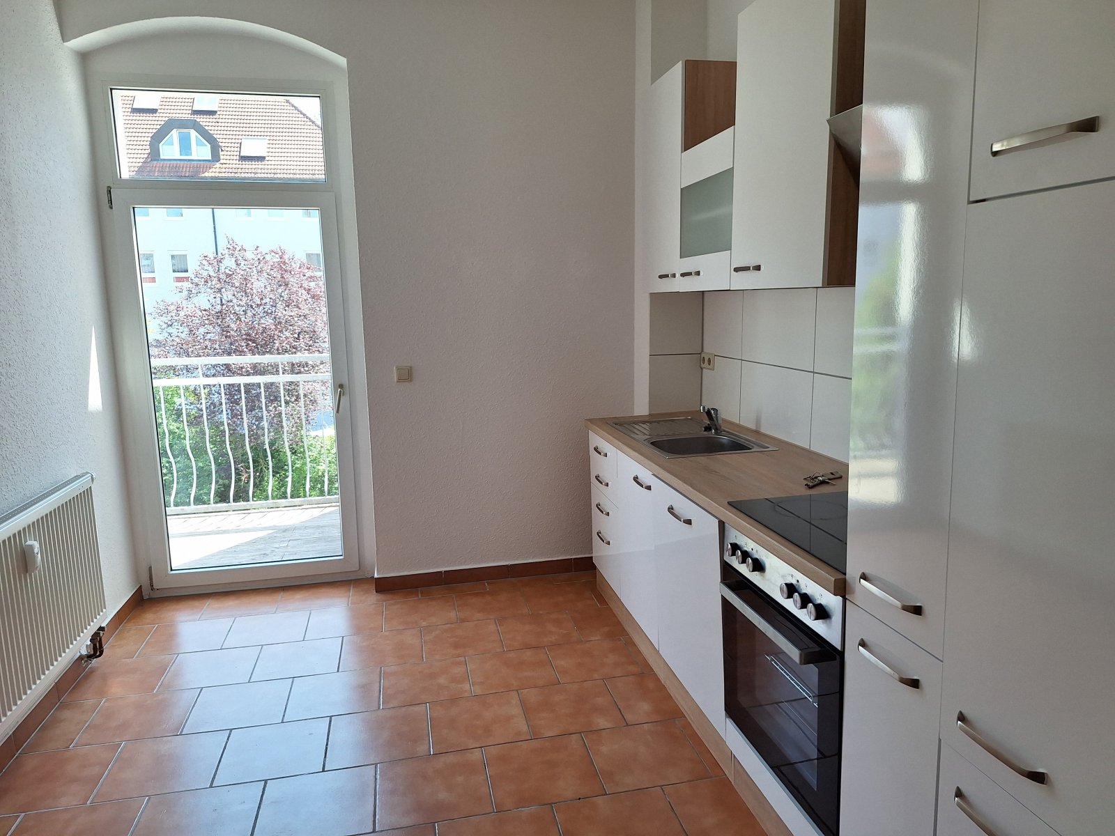 moderne 2 Raumwohnung mit EBK und Balkon