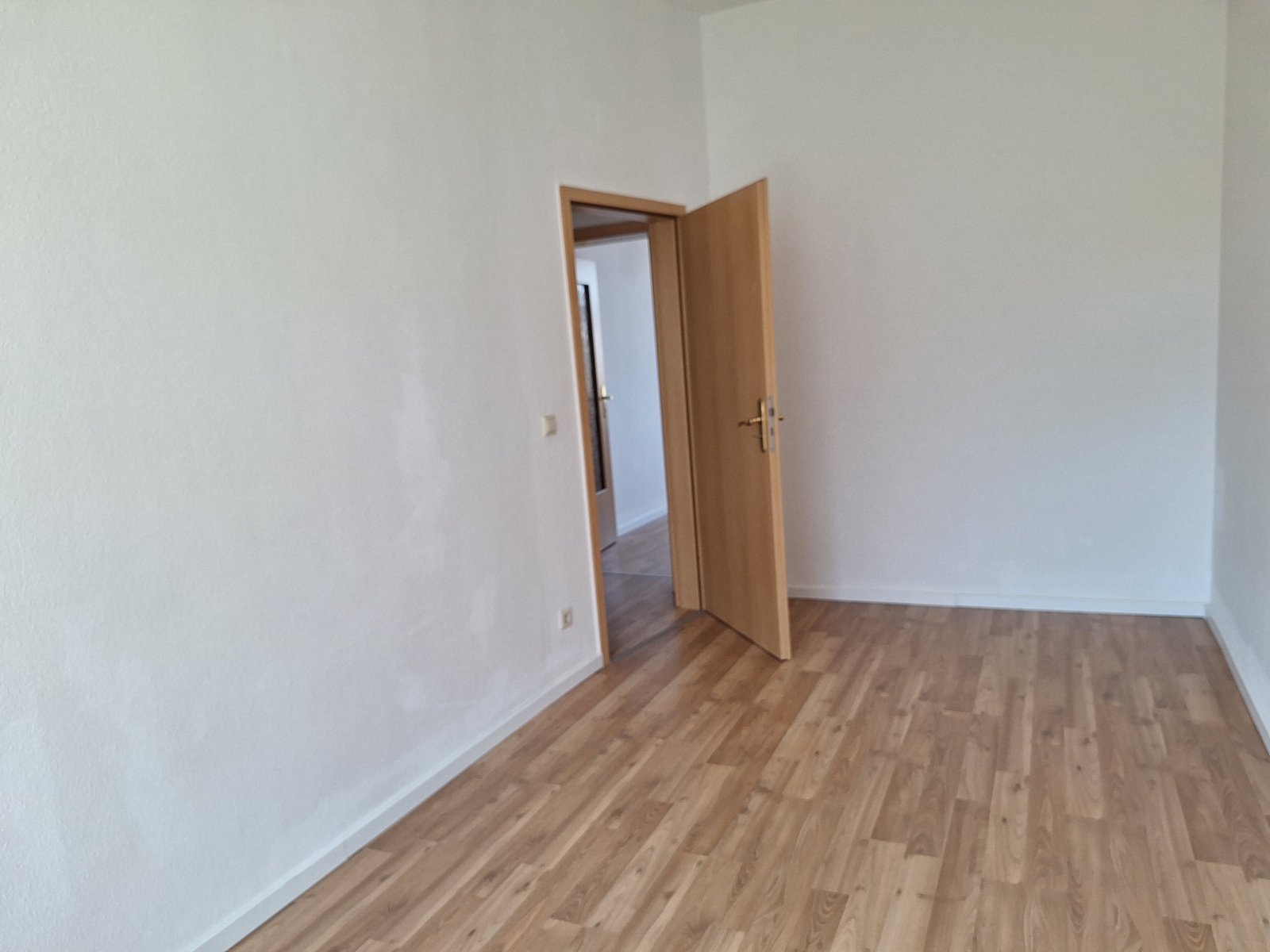 moderne 2 Raumwohnung mit EBK und Balkon