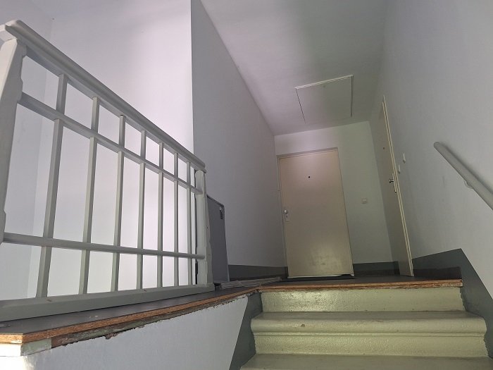 lichtdurchflutete 2 Raumwohnung mit Balkon im Dachgeschoss - großer Gemeinschaftsgarten inklusive