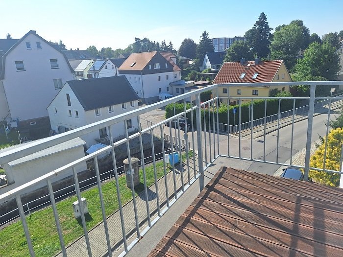 lichtdurchflutete 2 Raumwohnung mit Balkon im Dachgeschoss - großer Gemeinschaftsgarten inklusive