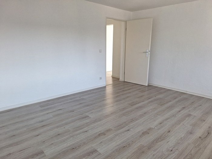 lichtdurchflutete 2 Raumwohnung mit Balkon im Dachgeschoss - großer Gemeinschaftsgarten inklusive