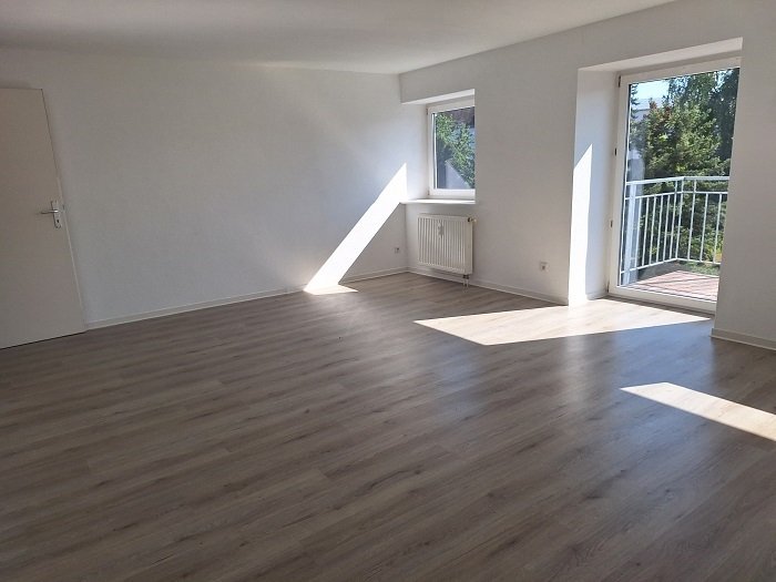 lichtdurchflutete 2 Raumwohnung mit Balkon im Dachgeschoss - großer Gemeinschaftsgarten inklusive