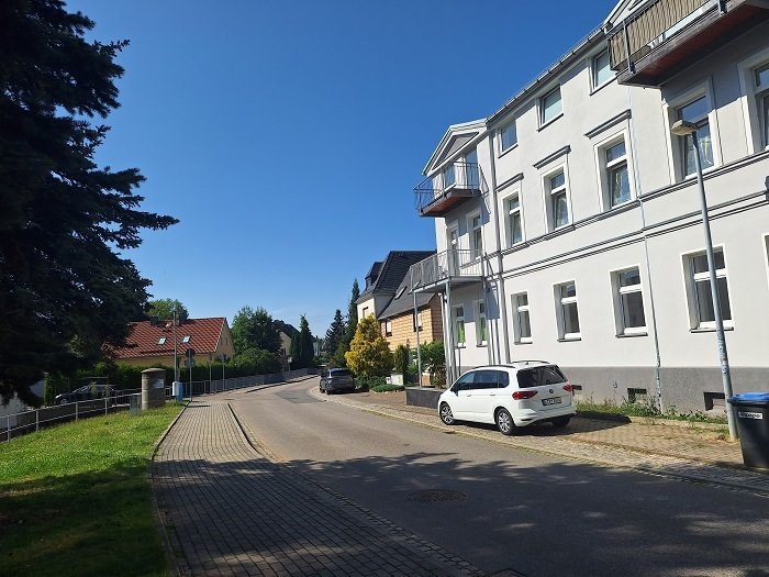 lichtdurchflutete 2 Raumwohnung mit Balkon im Dachgeschoss - großer Gemeinschaftsgarten inklusive