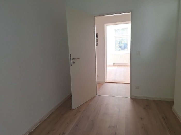 Familienwohnung mit 3,5 Zimmern und 2 Bädern - frisch hergerichtet!