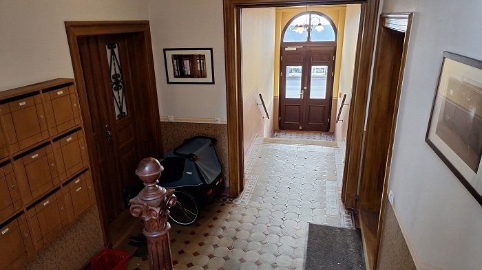 Hausflur mit Blick auf die Wohnungstür Hausflur mit Blick auf die Wohnungstür